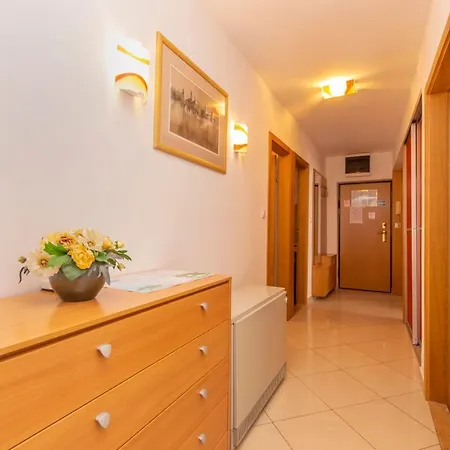 Ursus Apartman Split
