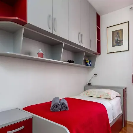 Ursus Apartman Split