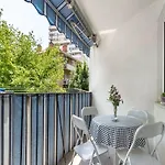 Ursus Apartment
