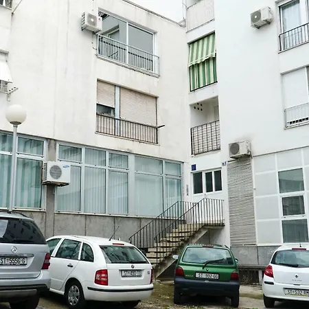 Ursus Apartment Split